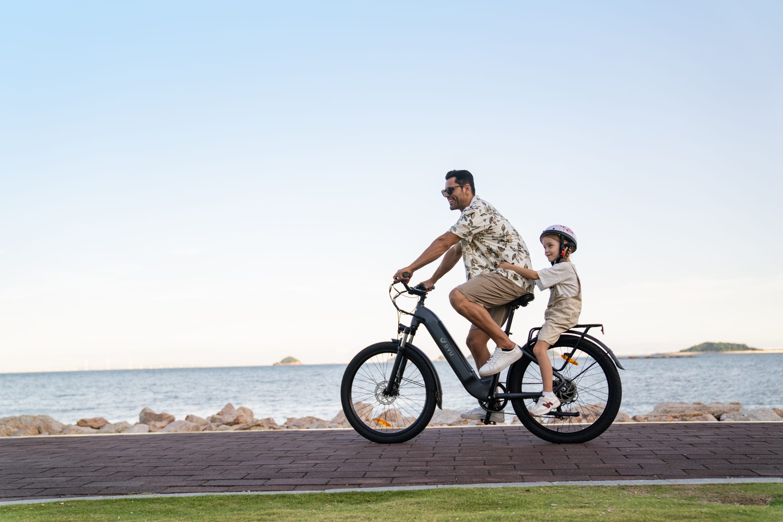 Navegando el Mundo de las Bicicletas Eléctricas: Consejos para Desplazamientos y Rutas Off-Road 3 E-bike urbana, híbrida y de montaña