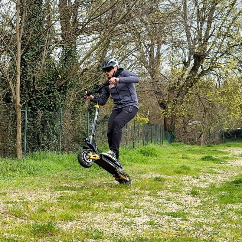 Alternative view of iENYRID ES1 2400W Scooter Off-Road 60km